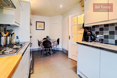 29 Harrington Walk, Lichfield, WS13 7UY