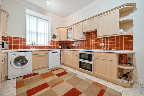 2 bedroom ground floor flat to rent, 10 Old College Park, Windermere, LA23 1BZ