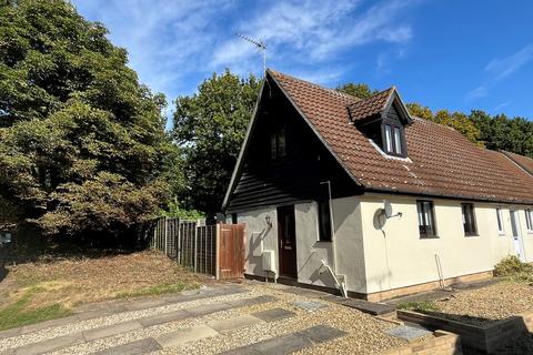 1 bedroom semi-detached house to rent, Aylward Close, Ipswich IP7