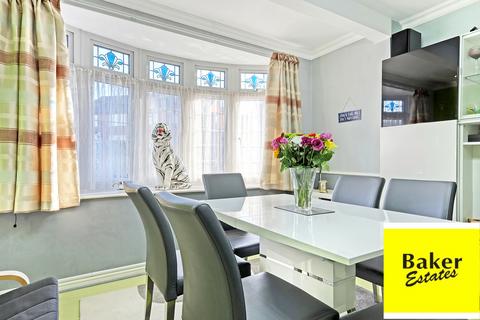 5 Coppice Path, Chigwell, IG7 4AW