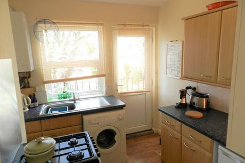 2 bedroom flat to rent, REIGATE