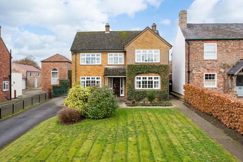 3 bedroom detached house to rent, Main Street, Huby, York