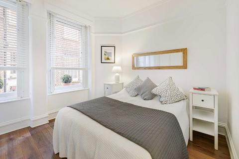 3 bedroom flat to rent, New Kings Road, London SW6