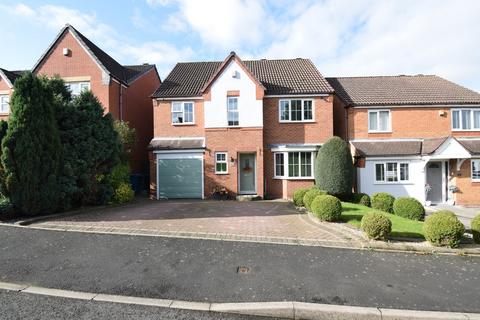 4 bedroom detached house to rent, Peel Drive, Wilnecote, Tamworth