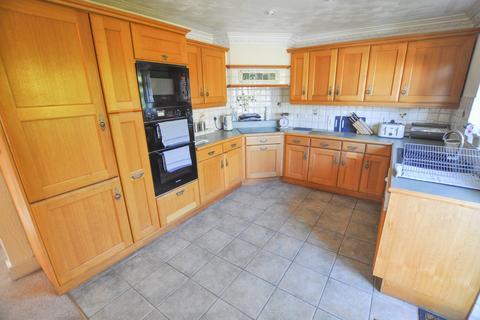 2 bedroom detached bungalow for sale, Martindale Avenue, WIMBORNE, BH21