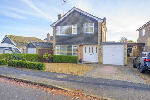 3 bedroom detached house for sale, Long Meadow Way, Oakham LE15