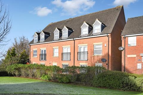 4 bedroom end of terrace house for sale, Millbank, Yeadon, Leeds