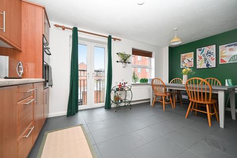 4 bedroom end of terrace house for sale, Millbank, Yeadon, Leeds