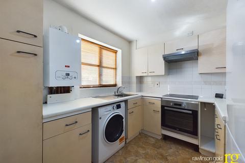 2 bedroom apartment to rent, Lime Close, Harrow Weald