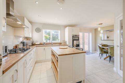 5 bedroom detached house for sale, Trent Way, Shifnal