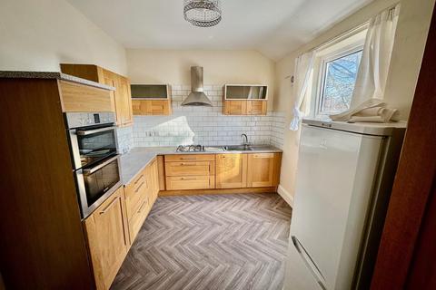 3 bedroom apartment to rent, Lyttelton Road, Stechford, Birmingham