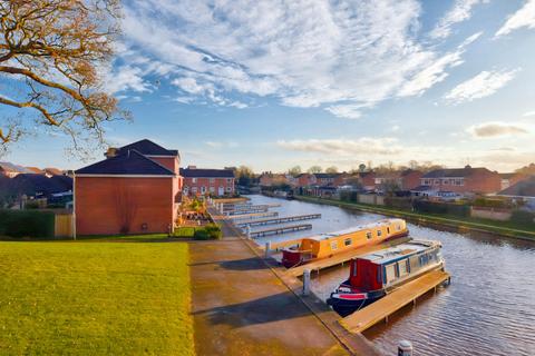 2 bedroom end of terrace house for sale, Waterside Drive, Market Drayton