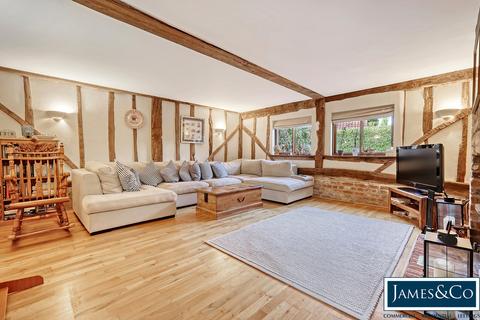 Easterlee Barn Brookend, Stebbing, Dunmow, CM6 3AA