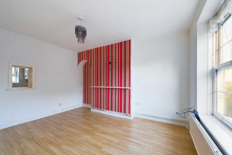 2 bedroom flat for sale, Ellington House, Borough