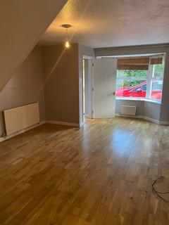 3 bedroom end of terrace house to rent, Woodcock Close, Birmingham B31
