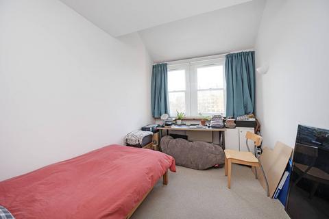 2 bedroom flat to rent, West Smithfield, Farringdon, London, EC1A