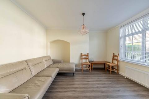 2 bedroom terraced house to rent, Walter Walk, Edgware, HA8