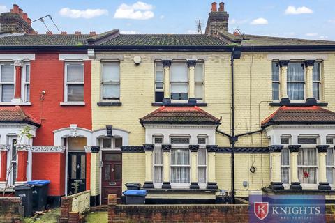 3 bedroom house for sale, Church Street, London, N9