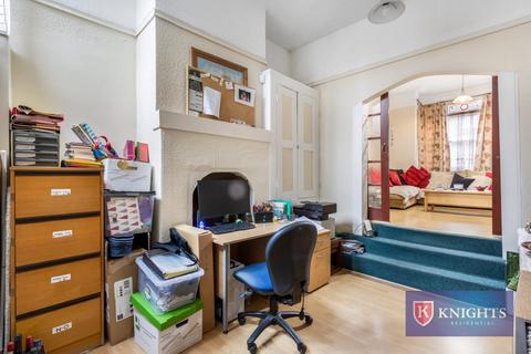 3 bedroom house for sale, Church Street, London, N9