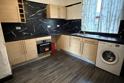 2 bedroom apartment to rent, Rossefield Road, Bradford BD9