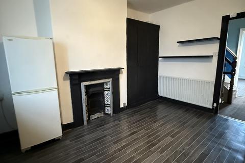 2 bedroom apartment to rent, Rossefield Road, Bradford BD9