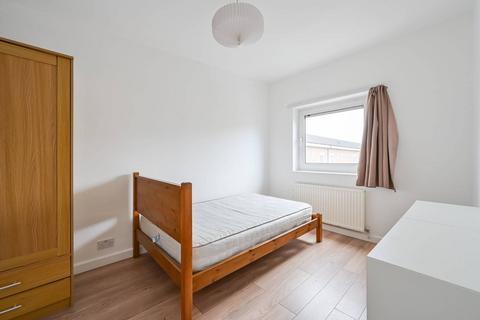 3 bedroom flat to rent, Bow Common Lane, Bow, London, E3