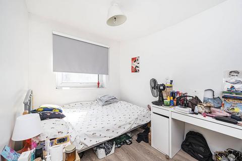 3 bedroom flat to rent, Bow Common Lane, Bow, London, E3