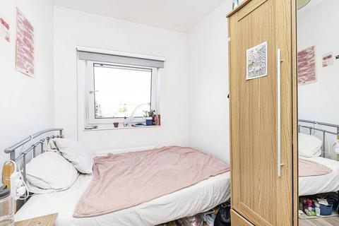 3 bedroom flat to rent, Bow Common Lane, Bow, London, E3