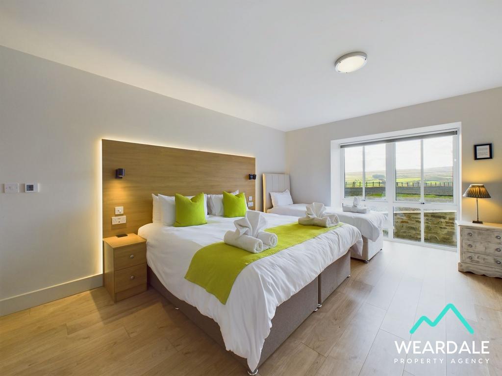 The Stables - Bedroom 2