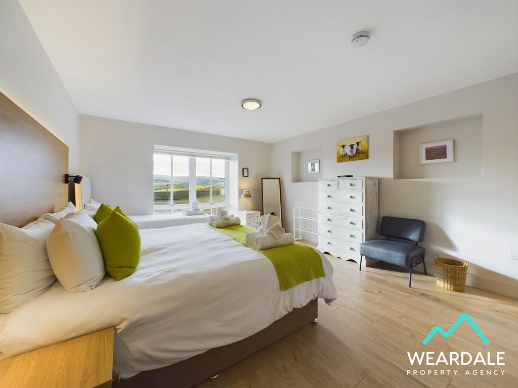 The Stables - Bedroom 2