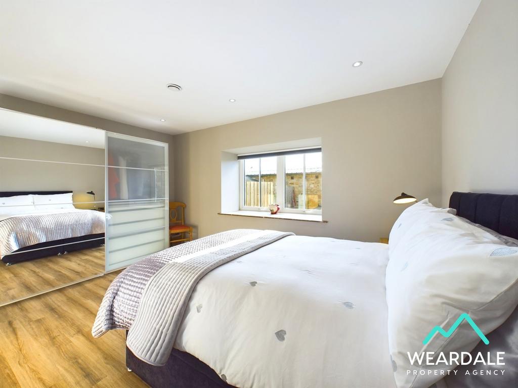 The Barns - Bedroom 1