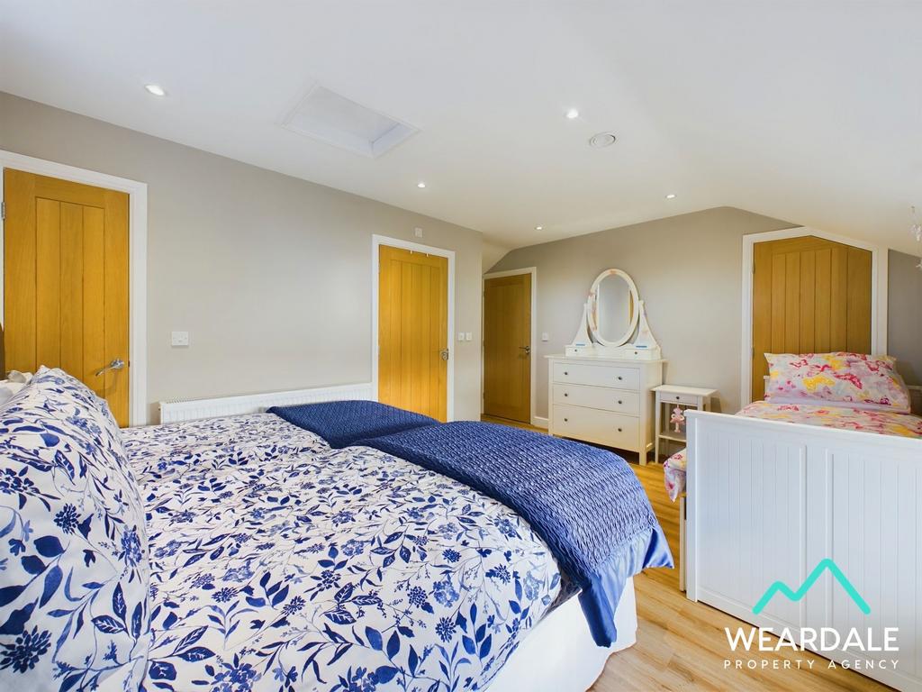 The Barns - Bedroom 3