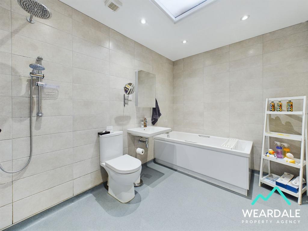 The Stables - Bathroom