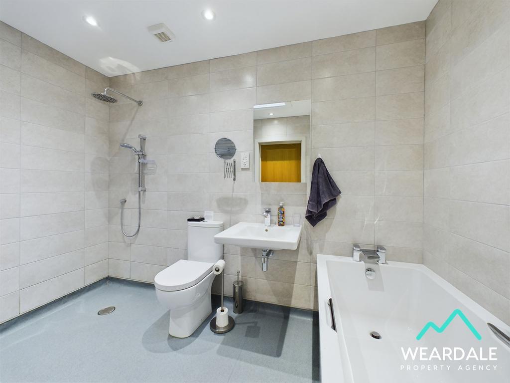 The Stables - Bathroom
