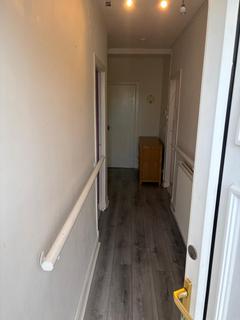 2 bedroom flat to rent, Academy Street, Sandyhills