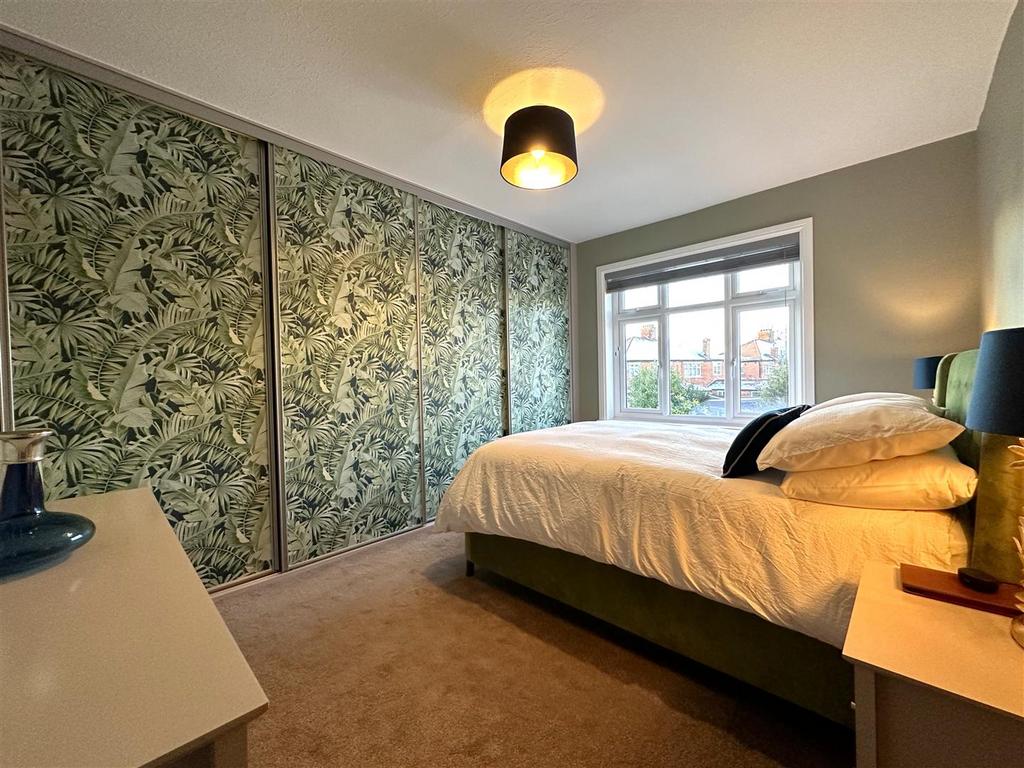 Master Bedroom 762