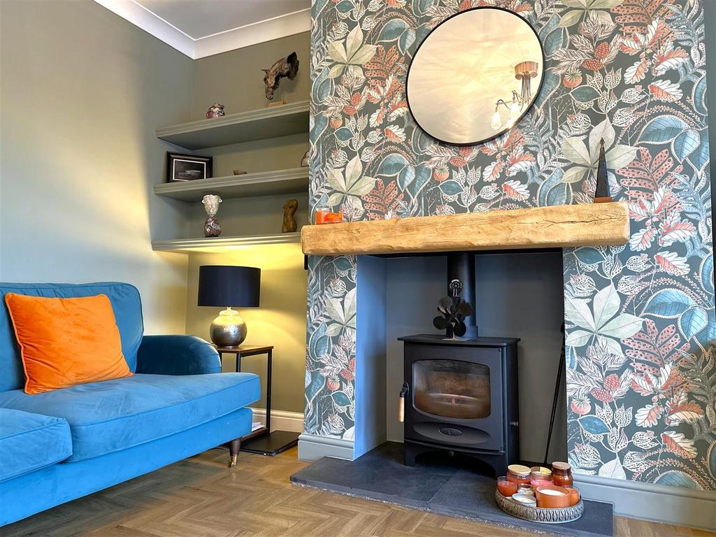 Attractive Feature Fireplace With Log Burner 723