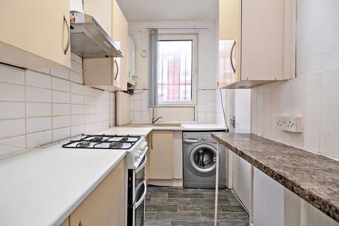 2 bedroom terraced house to rent, Glensdale Terrace, Leeds LS9