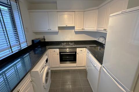 2 bedroom flat to rent, Fulham Road, South Kensington, SW3