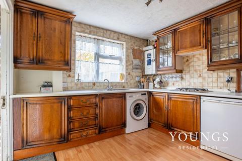 142 Falstones, Basildon, SS15 5DJ