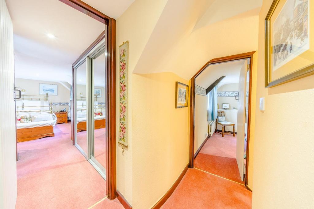 16 Church Road HALLWAY   Real estate photography b