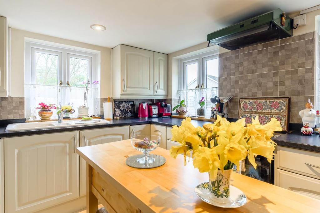 16 Church Road KITCHEN   Real estate photography b