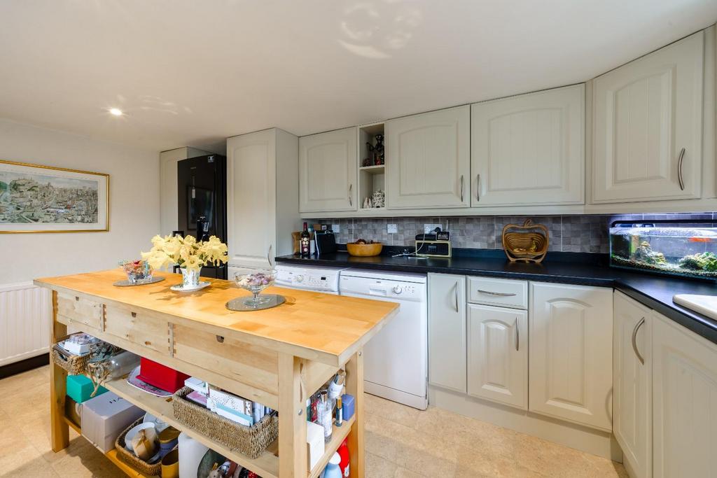 16 Church Road KITCHEN   Real estate photography b