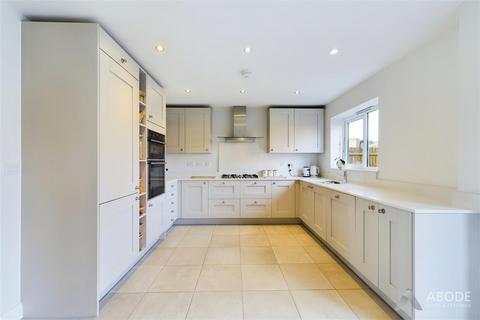 4 bedroom detached house for sale, Hillside Road, Burton on trent DE13