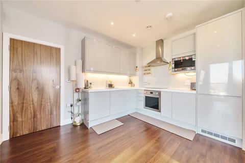 3 bedroom apartment for sale, Silvocea Way, London, E14