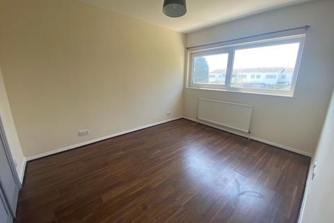 3 bedroom end of terrace house to rent, Holly Court, PO22