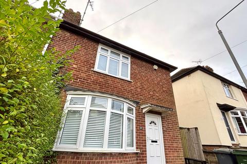 2 bedroom semi-detached house to rent, Parkyn Road, NG5