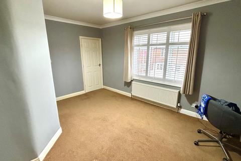 2 bedroom semi-detached house to rent, Parkyn Road, NG5