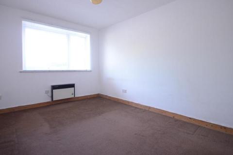 2 bedroom flat to rent, Brittain Court