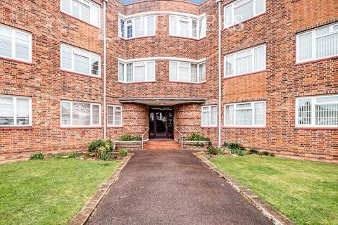 1 bedroom apartment to rent, Amberley Court